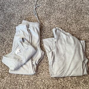 Cuddle Duds Gray Ribbed Loungewear Set with Pants, Tank, and Cardigan.  Like New